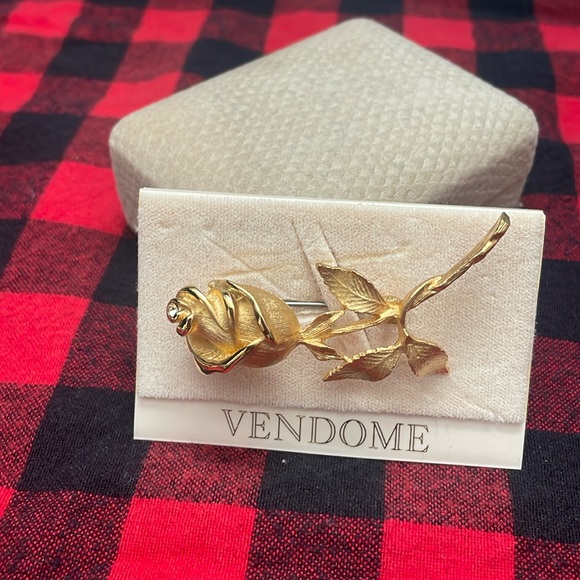 ❤️VENDOME Christmas Rose Brooch VTG. - Picture 7 of 14